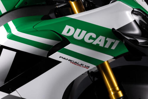 Ducati Panigale V4 Tricolore - 2025 (28)
