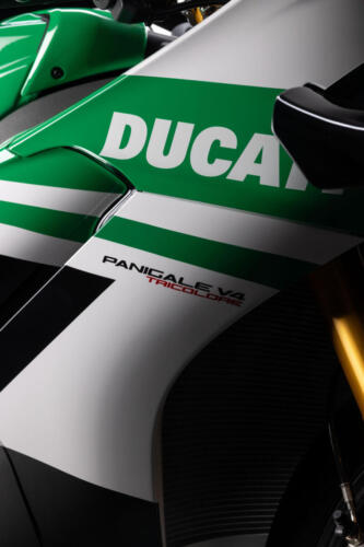 Ducati Panigale V4 Tricolore - 2025 (44)