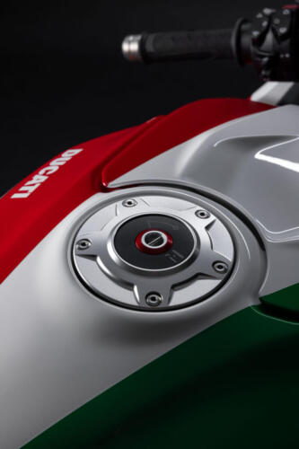 Ducati Panigale V4 Tricolore - 2025 (55)