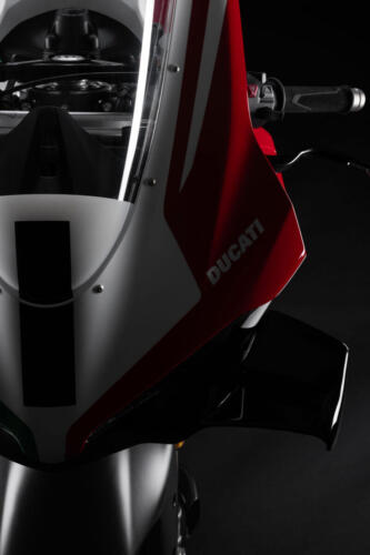 Ducati Panigale V4 Tricolore - 2025 (69)