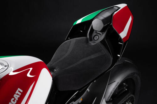 Ducati Panigale V4 Tricolore - 2025 (71)