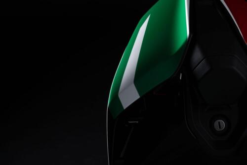 Ducati Panigale V4 Tricolore - 2025 (8)