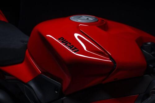 All about the new Ducati Panigale V4: design, performance