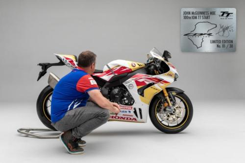 Limited Edition Honda CBR1000RR-R Fireblade SP Special Livery in John McGuinness 100th TT Start Replica (4)