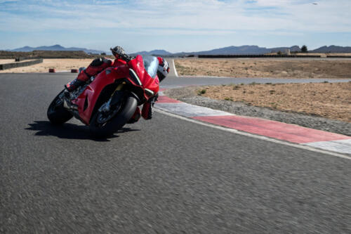MY25_PANIGALE_V2S_DINAMICHE _2__UC719958_High