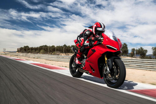 MY25_PANIGALE_V2S_DINAMICHE _3__UC719957_High