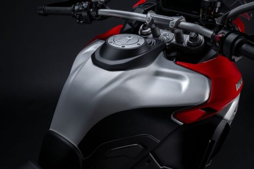 MY26_MULTISTRADA_V4_RALLY_DUCATI_RED _16__UC856446_High