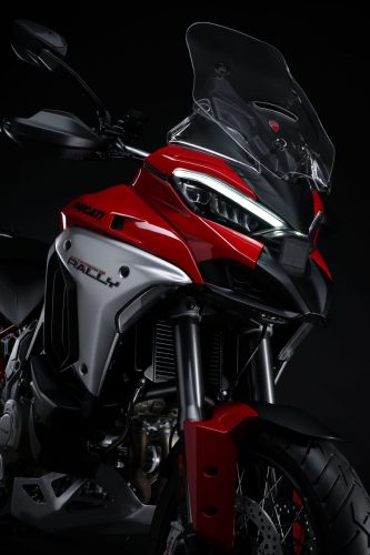 MY26_MULTISTRADA_V4_RALLY_DUCATI_RED _7__UC856437_High
