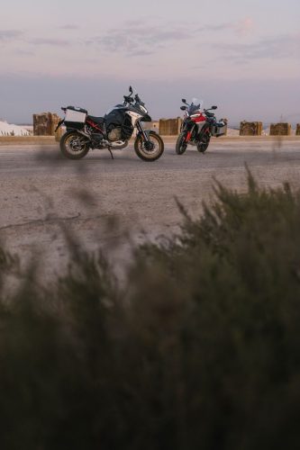 MY26_MULTISTRADA_V4_RALLY_STATICS_HERO _16__UC856397_High