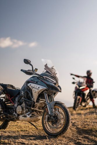 MY26_MULTISTRADA_V4_RALLY_STATICS_HERO _21__UC856362_High