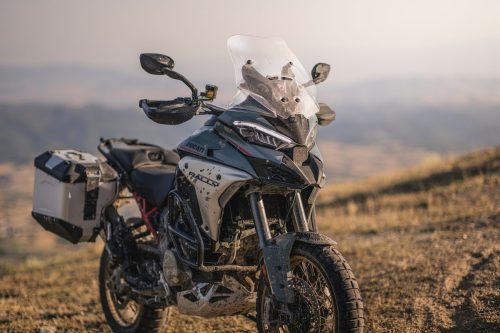 MY26_MULTISTRADA_V4_RALLY_STATICS_HERO _22__UC856365_High