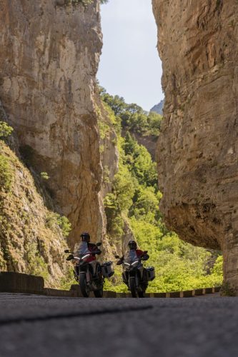 MY26_MULTISTRADA_V4_RALLY_STATICS_HERO _29__UC856371_High