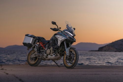 MY26_MULTISTRADA_V4_RALLY_STATICS_HERO _33__UC856374_High
