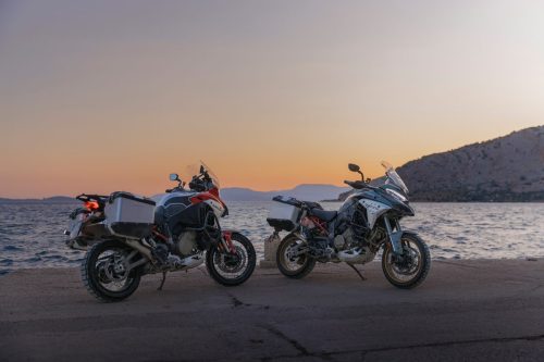 MY26_MULTISTRADA_V4_RALLY_STATICS_HERO _34__UC856375_High