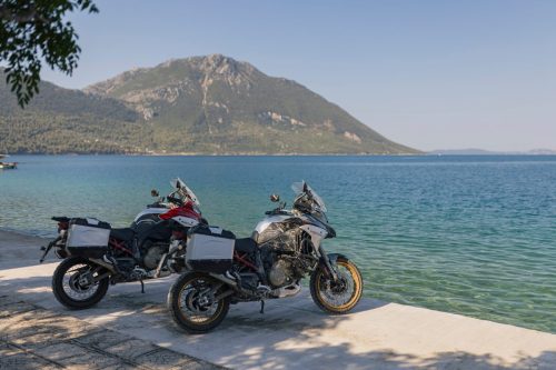 MY26_MULTISTRADA_V4_RALLY_STATICS_HERO _38__UC856378_High