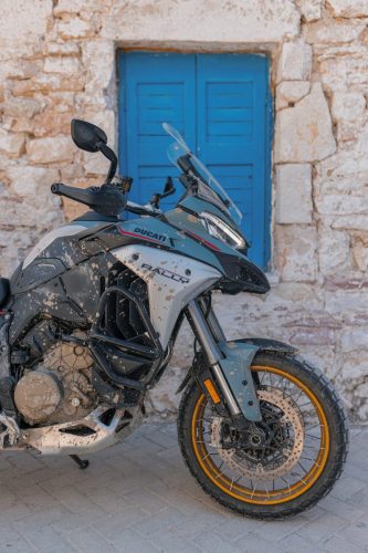 MY26_MULTISTRADA_V4_RALLY_STATICS_HERO _41__UC856382_High