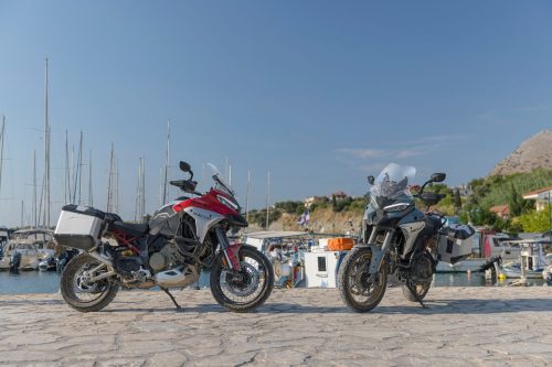 MY26_MULTISTRADA_V4_RALLY_STATICS_HERO _42__UC856381_High