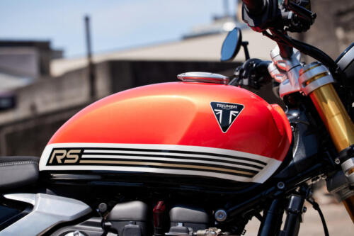 OE_SpeedTwin1200RS_MY25_002000_JP