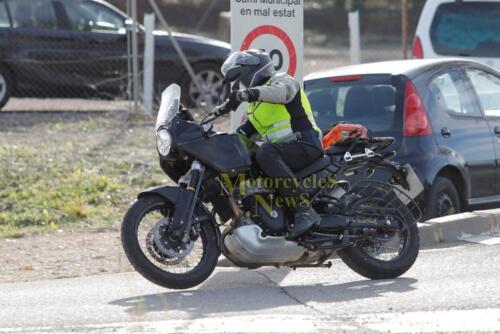 Royal Enfield Himalayan 650 Erlkönig 2