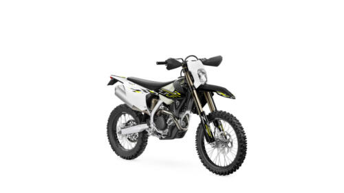 TF-450-E_MY25_Jet-Black_RHS-Front-Angle