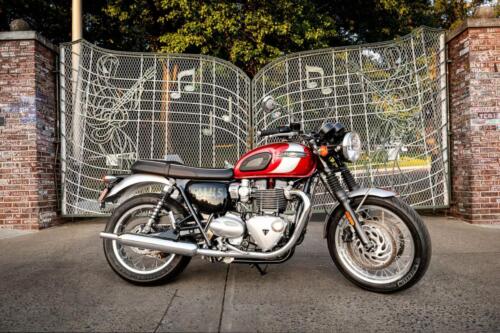 Triumph BONNEVILLE T120 ELVIS PRESLEY LIMITED EDITION (1)