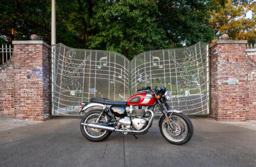 Triumph BONNEVILLE T120 ELVIS PRESLEY LIMITED EDITION (3)