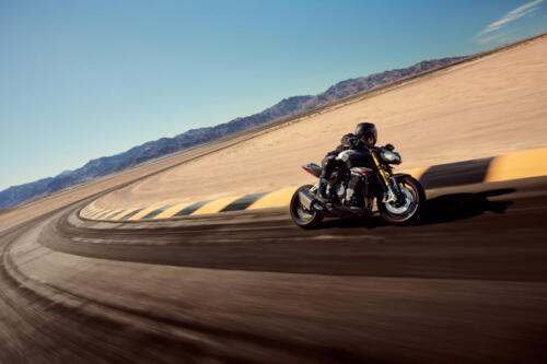 Triumph SPEED TRIPLE 1200 RS - 2025 (32)