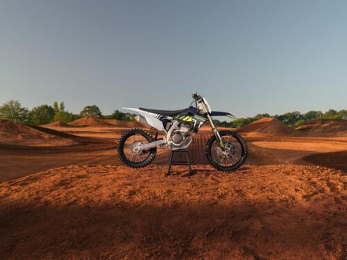 Triumph TF 250-X (2)