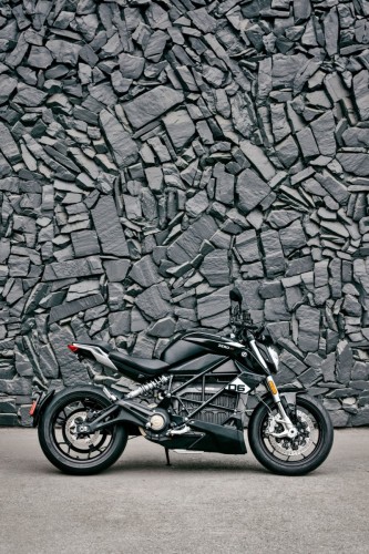 Zero_SRF-black_Static_2